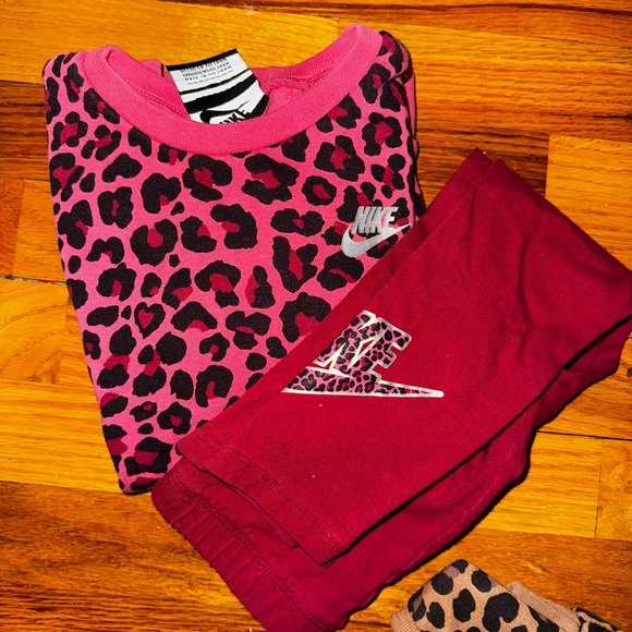 Nike Girls' Toddler Sportswear Leopard Crewneck Sweatshirt and Leggings Set - Picture 2 of 2
